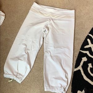 Lululemon Capri workout pants